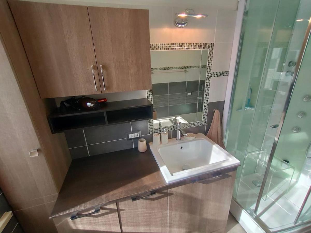 Appartamento Chentre En Ville - A 2 Passi Dal Centro - Parcheggio Gratuito - Cir-Vda-Aosta-0073 Eksteriør billede