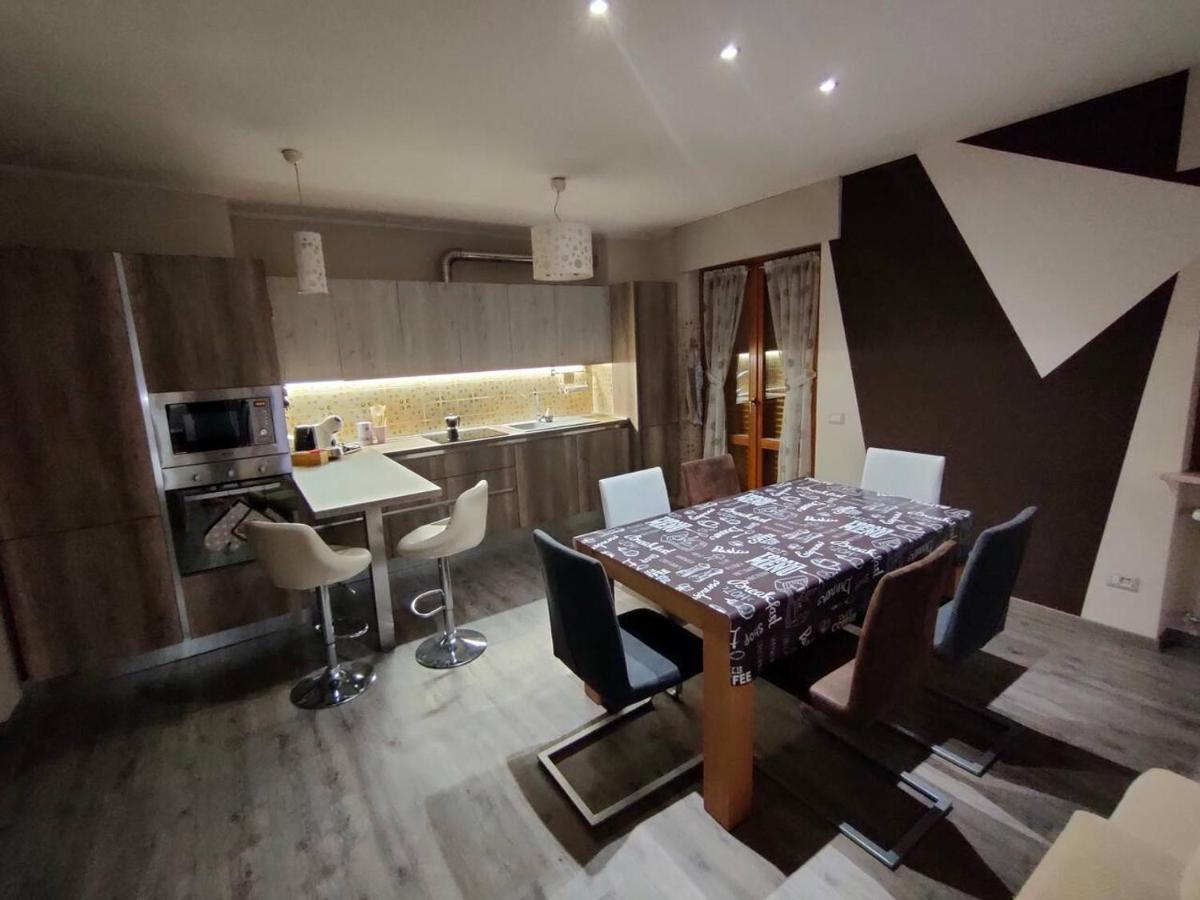 Appartamento Chentre En Ville - A 2 Passi Dal Centro - Parcheggio Gratuito - Cir-Vda-Aosta-0073 Eksteriør billede
